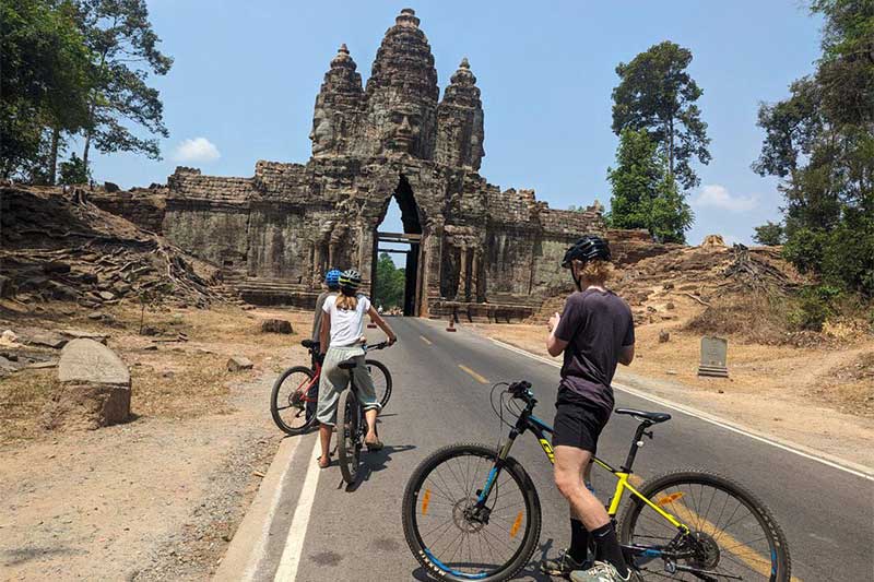 Angkor Wat Bike Tours: Explore the Temples of Cambodia on Two Wheels